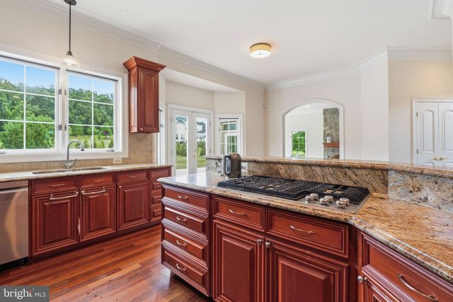 40163 BEACON HILL DR, Leesburg, VA 20176