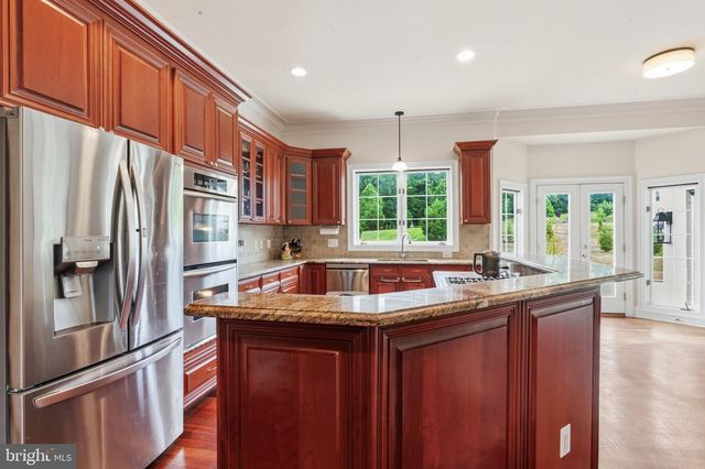40163 BEACON HILL DR, Leesburg, VA 20176