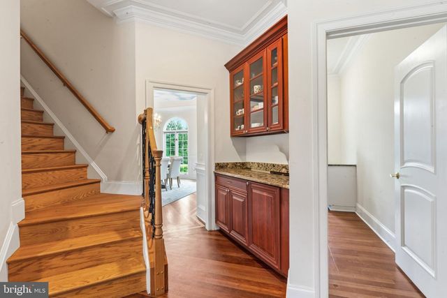 40163 BEACON HILL DR, Leesburg, VA 20176