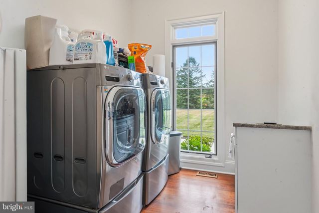 40163 BEACON HILL DR, Leesburg, VA 20176