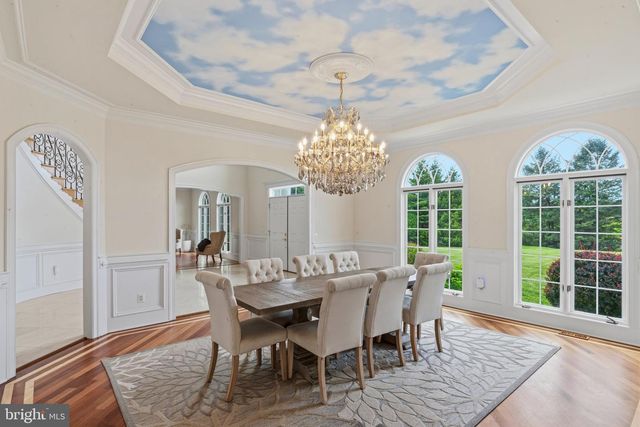 40163 BEACON HILL DR, Leesburg, VA 20176