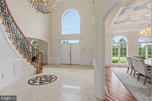 40163 BEACON HILL DR, Leesburg, VA 20176