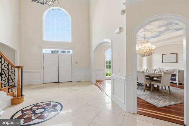 40163 BEACON HILL DR, Leesburg, VA 20176