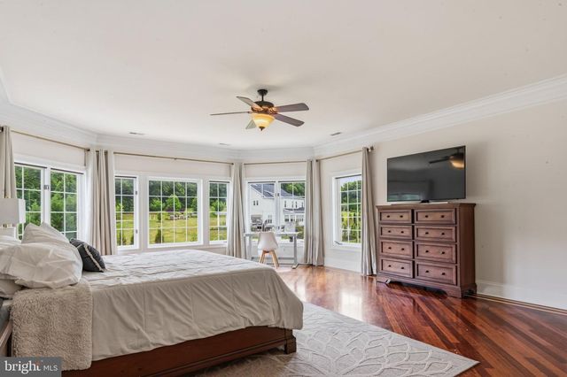 40163 BEACON HILL DR, Leesburg, VA 20176