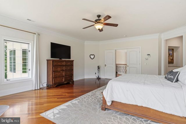 40163 BEACON HILL DR, Leesburg, VA 20176