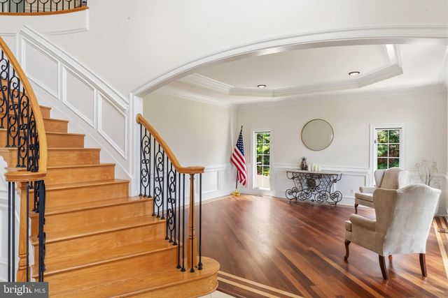 40163 BEACON HILL DR, Leesburg, VA 20176