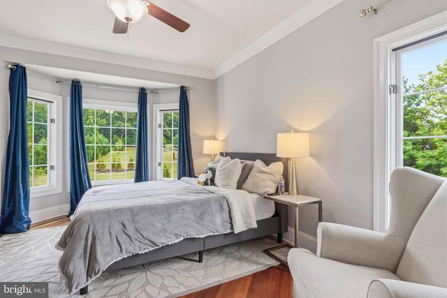 40163 BEACON HILL DR, Leesburg, VA 20176