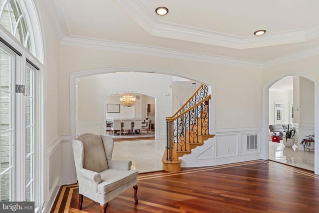 40163 BEACON HILL DR, Leesburg, VA 20176