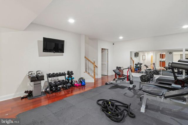 40163 BEACON HILL DR, Leesburg, VA 20176