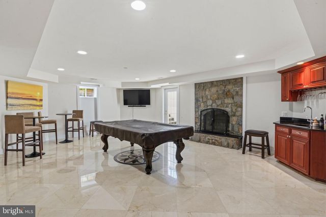 40163 BEACON HILL DR, Leesburg, VA 20176
