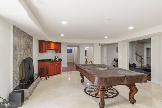 40163 BEACON HILL DR, Leesburg, VA 20176