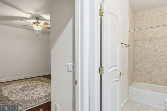40163 BEACON HILL DR, Leesburg, VA 20176