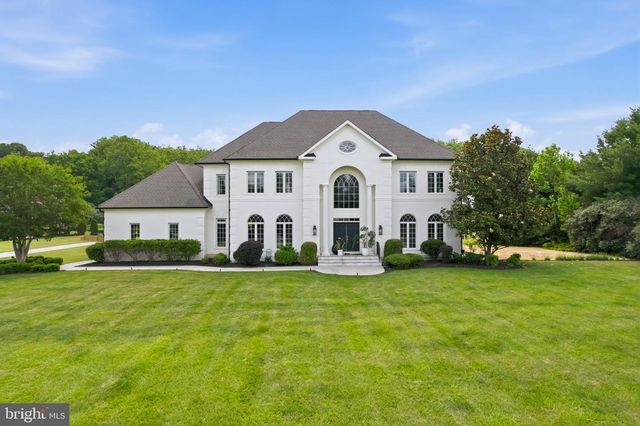 40163 BEACON HILL DR, Leesburg, VA 20176