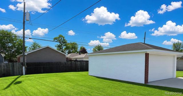 29445 Red Cedar Drive, Flat Rock, MI 48134