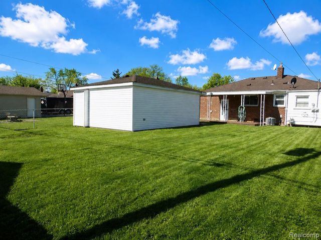 29445 Red Cedar Drive, Flat Rock, MI 48134