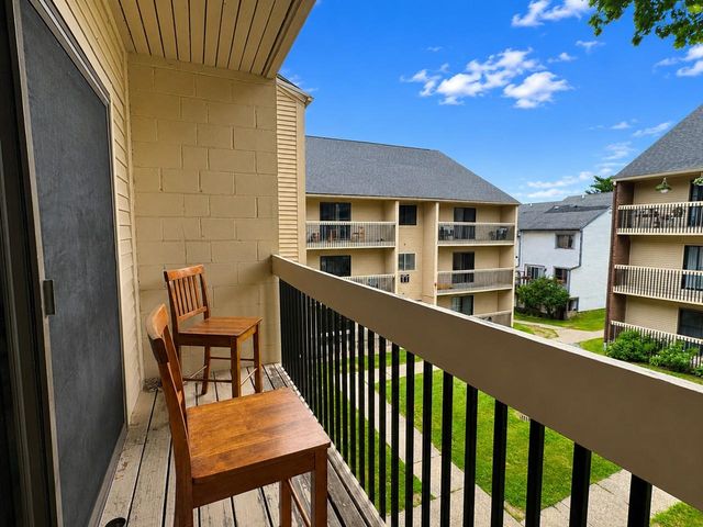 47 S Williams St Apt 211, Burlington, VT 05401