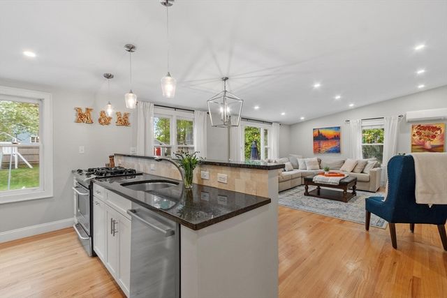 152 Oak Street, Reading, MA 01867