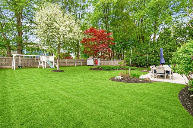 152 Oak Street, Reading, MA 01867