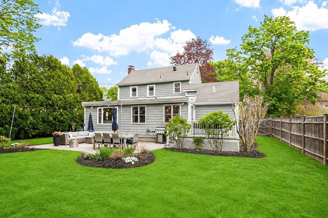 152 Oak Street, Reading, MA 01867