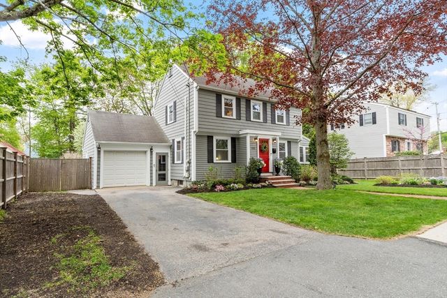 152 Oak Street, Reading, MA 01867