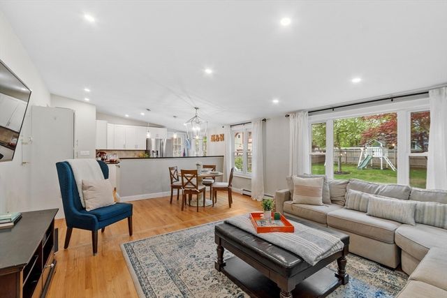 152 Oak Street, Reading, MA 01867
