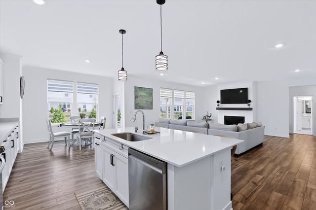 15352 Manderley Street, Fishers, IN 46040