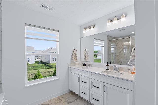 15352 Manderley Street, Fishers, IN 46040