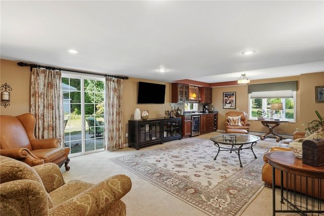11 Rosewood Drive, North Providence, RI 02904