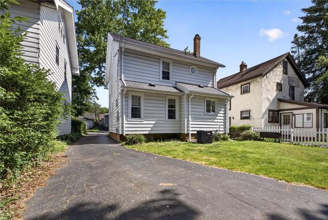 221 Westchester Avenue, Irondequoit, NY 14609