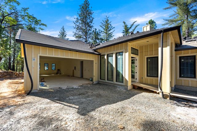 15055 Grand Knoll Dr, Meadow Vista, CA 95722