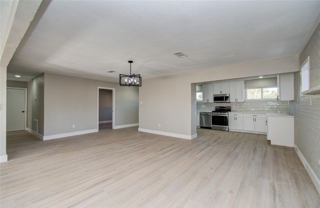 7918 Bayside Drive, Beach City, TX 77523