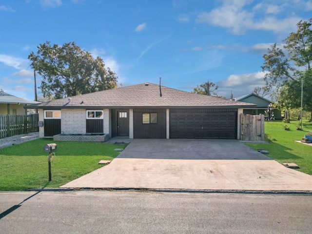 7918 Bayside Drive, Beach City, TX 77523