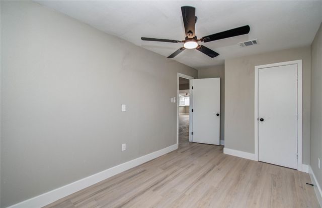 7918 Bayside Drive, Beach City, TX 77523