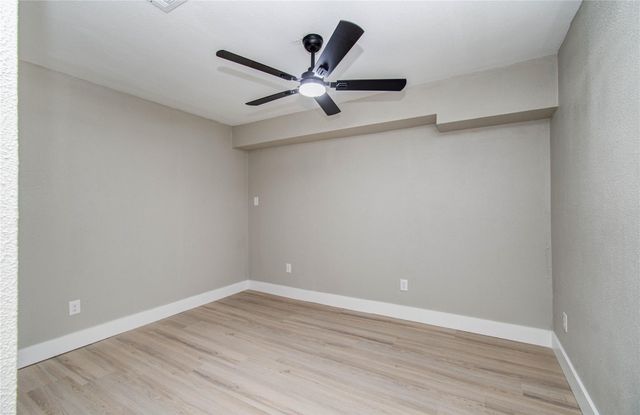 7918 Bayside Drive, Beach City, TX 77523