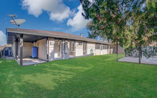 7918 Bayside Drive, Beach City, TX 77523