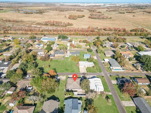 7918 Bayside Drive, Beach City, TX 77523