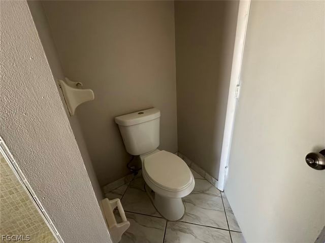 214 SE 7th ST, Cape Coral, FL 33990