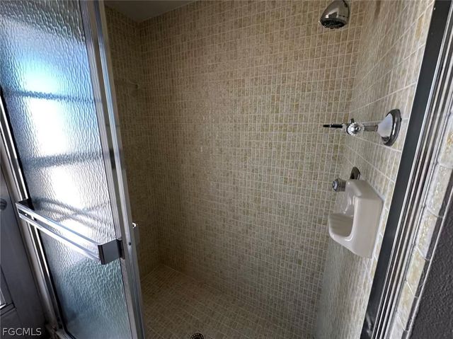 214 SE 7th ST, Cape Coral, FL 33990