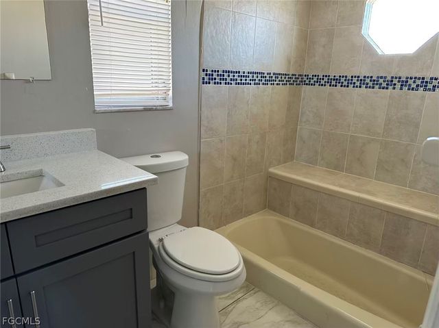 214 SE 7th ST, Cape Coral, FL 33990