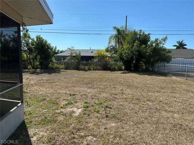 214 SE 7th ST, Cape Coral, FL 33990
