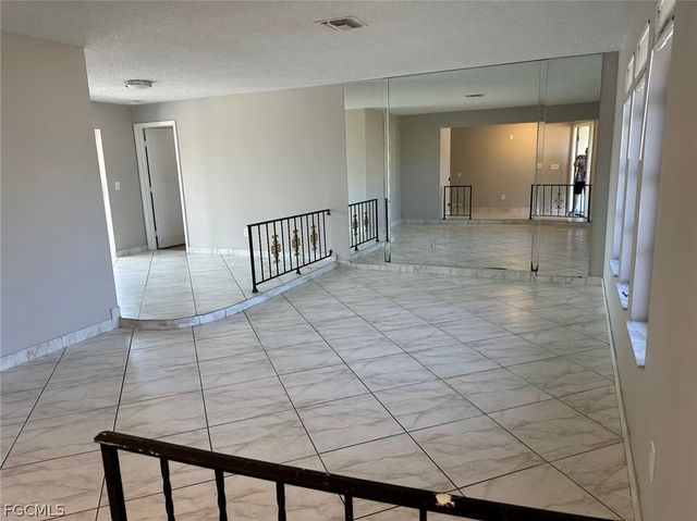 214 SE 7th ST, Cape Coral, FL 33990