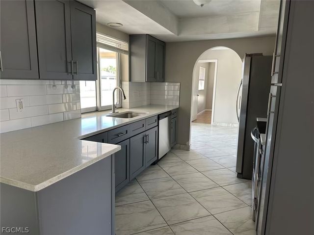 214 SE 7th ST, Cape Coral, FL 33990