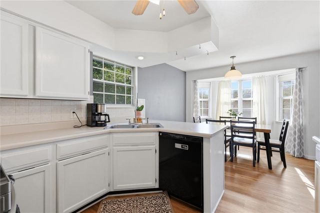 528 NW 41st Street, Blue Springs, MO 64015