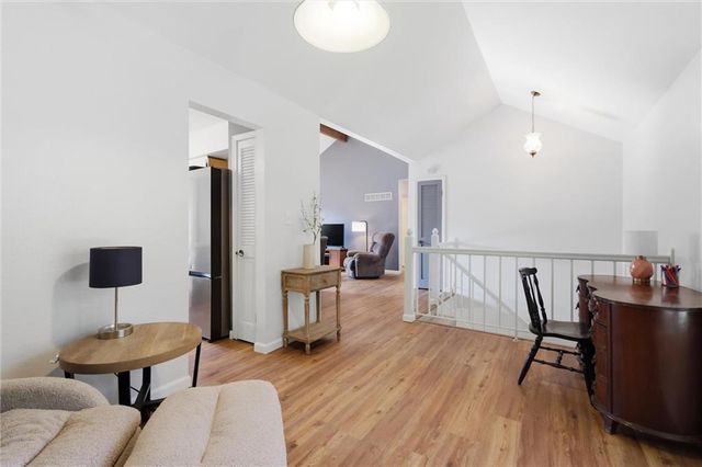 528 NW 41st Street, Blue Springs, MO 64015