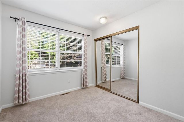 528 NW 41st Street, Blue Springs, MO 64015