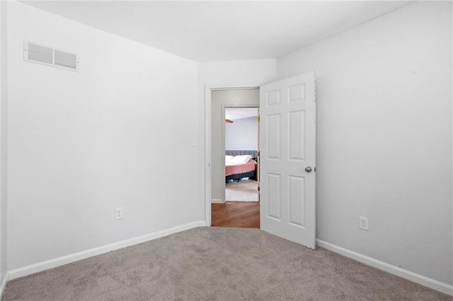528 NW 41st Street, Blue Springs, MO 64015