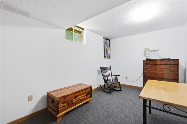 528 NW 41st Street, Blue Springs, MO 64015