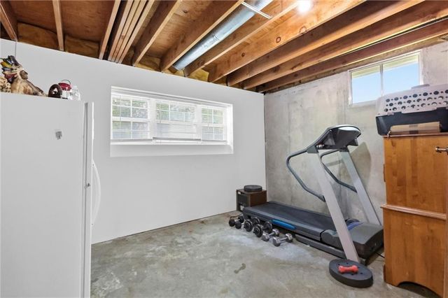 528 NW 41st Street, Blue Springs, MO 64015