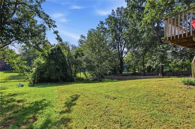 528 NW 41st Street, Blue Springs, MO 64015
