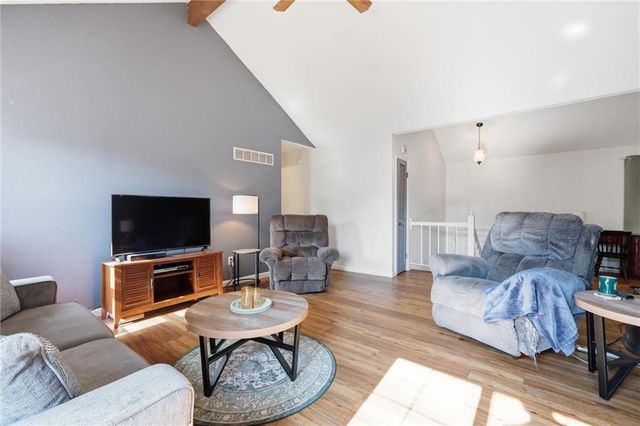 528 NW 41st Street, Blue Springs, MO 64015